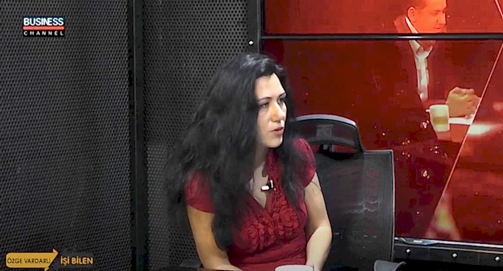 ÖZGE VARDARLI EREZ ile İŞİ BİLEN