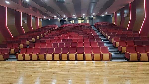 GƏNCƏ MUDANYA ÜNİVERSİTESİ KONFERAN SALONU