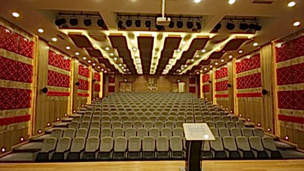 ÇAMLICA DOĞA KOLEJİ KONFERANS SALONU