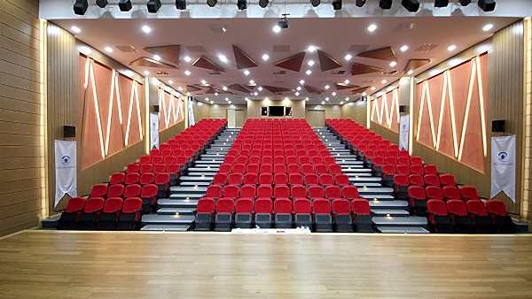 BAKI BAHÇEŞEHİR VEGA OKULLARI KONFERANS SALONU