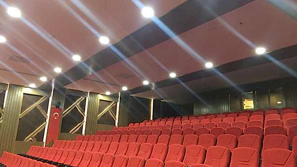 BAKI BAHÇEŞEHİR OKULLARI KONFERANS SALONU